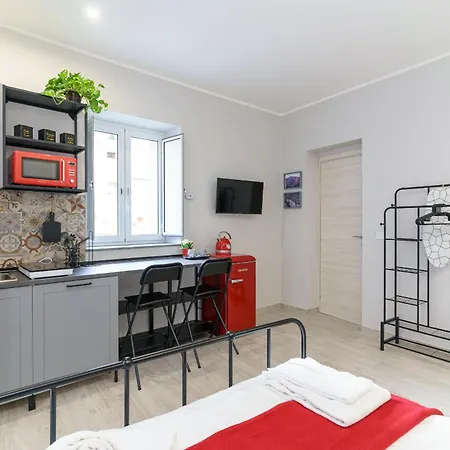 Al Palazzetto - Lavica Apartament *