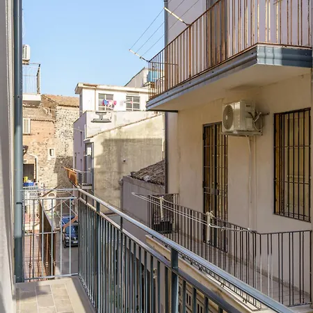아파트 Al Palazzetto - Lavica 카타니아