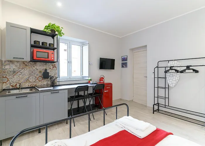 Al Palazzetto - Lavica Apartment *